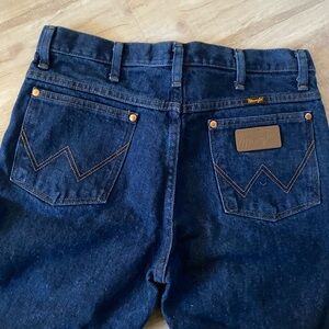 Wrangler Men's Deep Indigo Relaxed Jeans